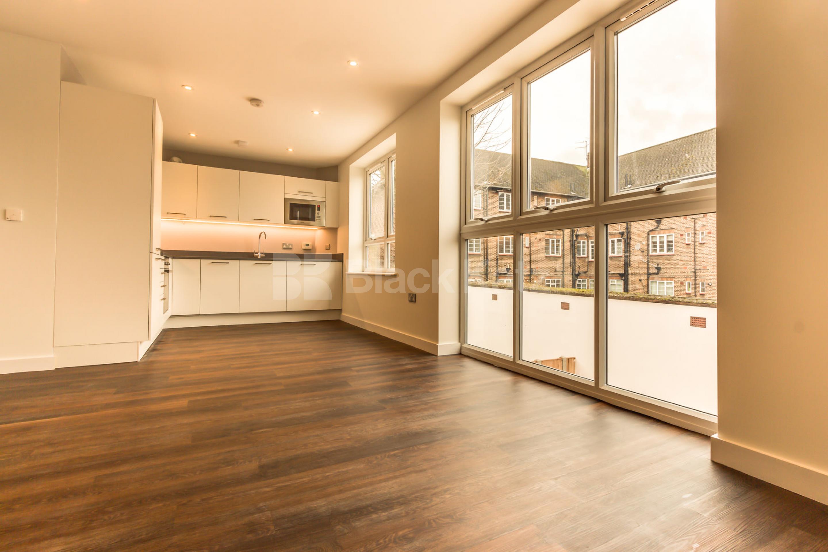 			Stunning Modern Property!, 2 Bedroom, 1 bath, 1 reception Apartment			 Forest Walk, Muswell Hill N10